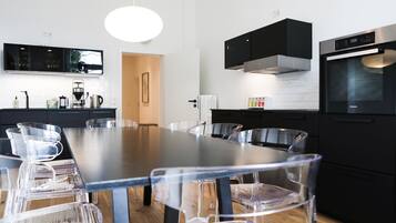 Coffee/tea maker, electric kettle