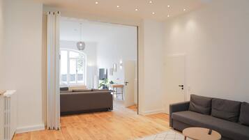 Luxury Apartment, 2 Bedrooms, Terrace, Ground Floor (Inner City)