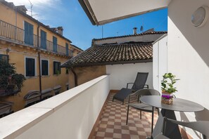 Luxury-Apartment, 1 Schlafzimmer | Balkon