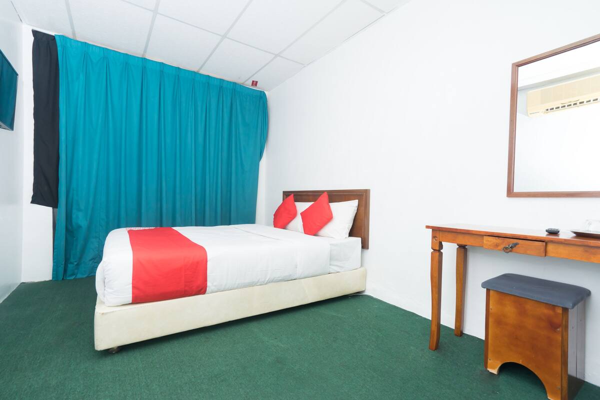 Standard Double Room, 1 Double Bed, Non Smoking | Desk, free WiFi