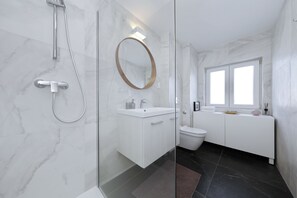 Apartment | Bathroom