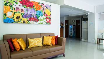 Coin salon dans le hall