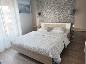 Double Room | Free WiFi, bed sheets