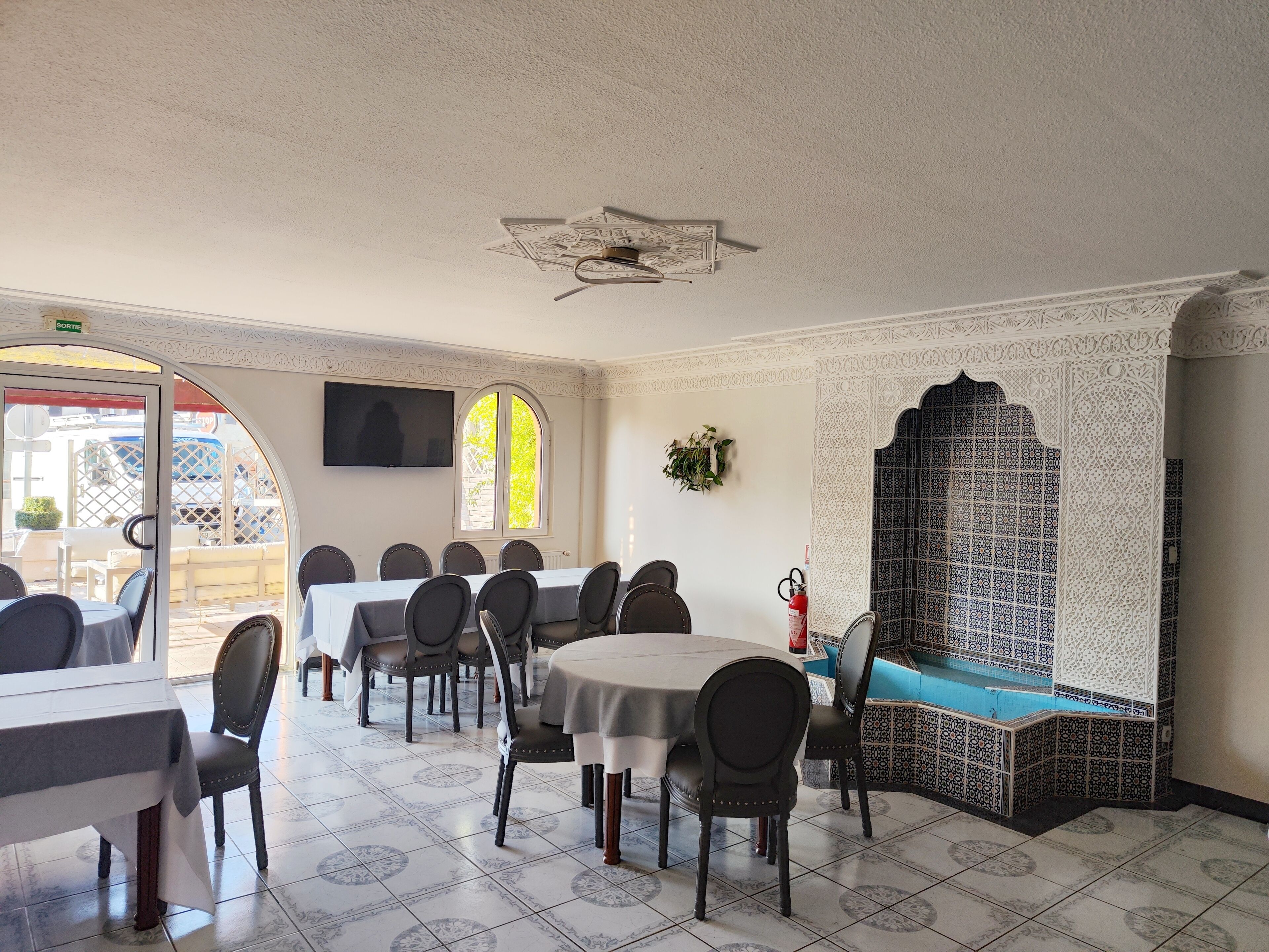 lunch and dinner served, local cuisine