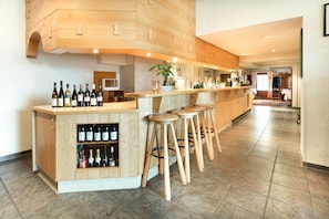 Bar (on property) - Hotel - Landgasthof zum Pflug (Steinen)