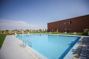 Pool - Appartement neuf, entouré de verdure + piscine (Marrakech)