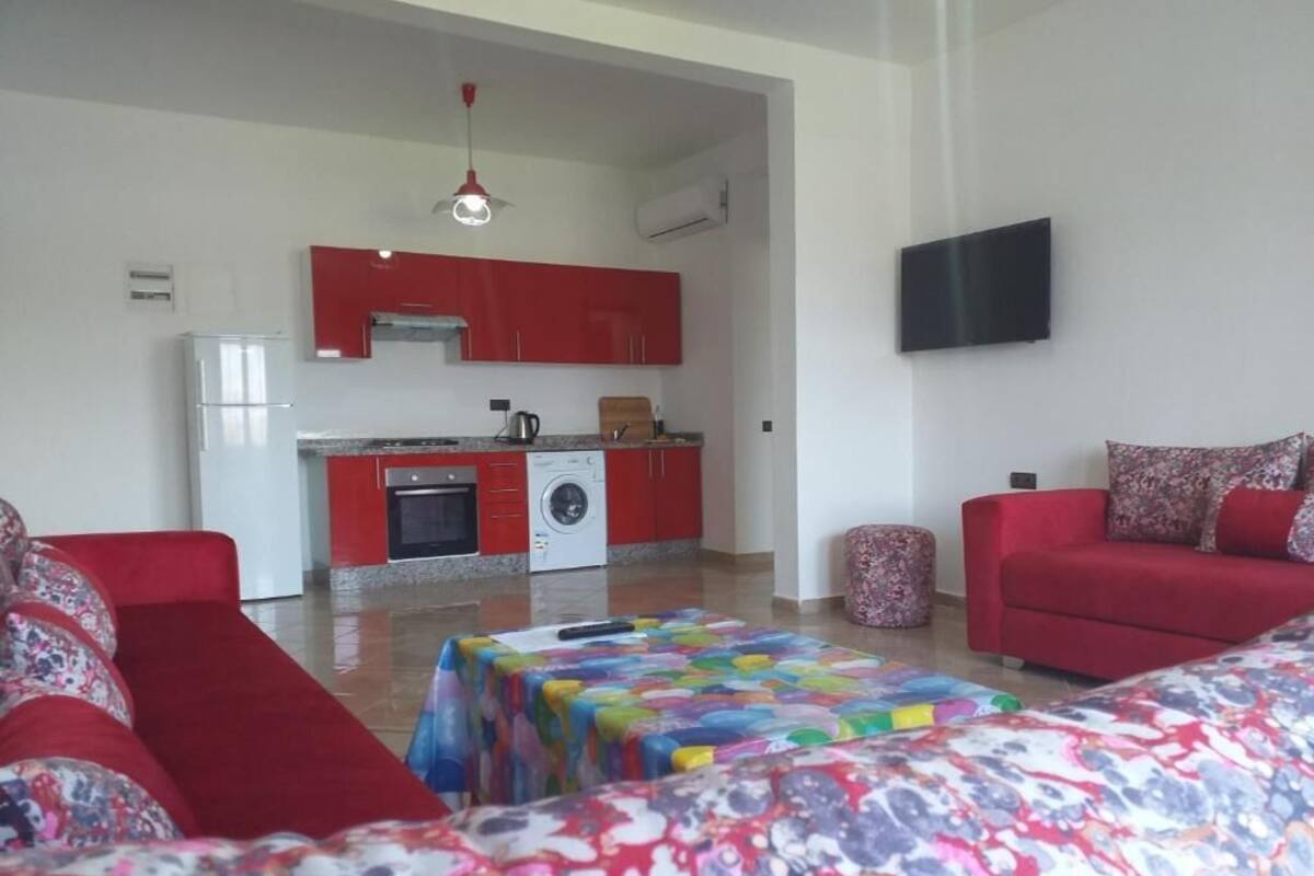 Grand Apartment, 4 Bedrooms, Pool Access, Garden View | Living area