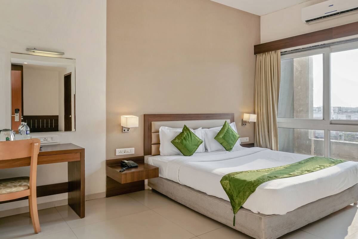 Rollaway beds, free WiFi, bed sheets