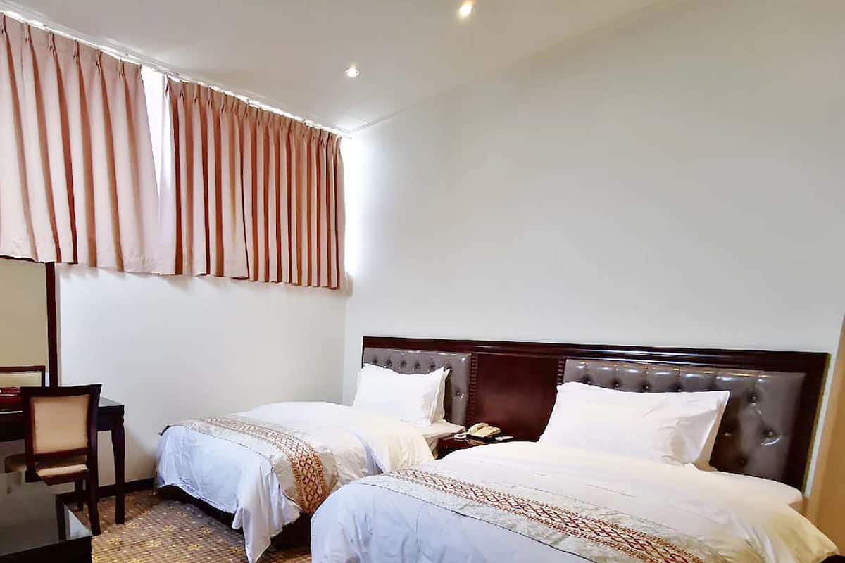 Comfort-Doppelzimmer, Mehrere Betten, Nichtraucher | Schreibtisch, Verdunkelungsvorhänge, kostenloses WLAN, Bettwäsche