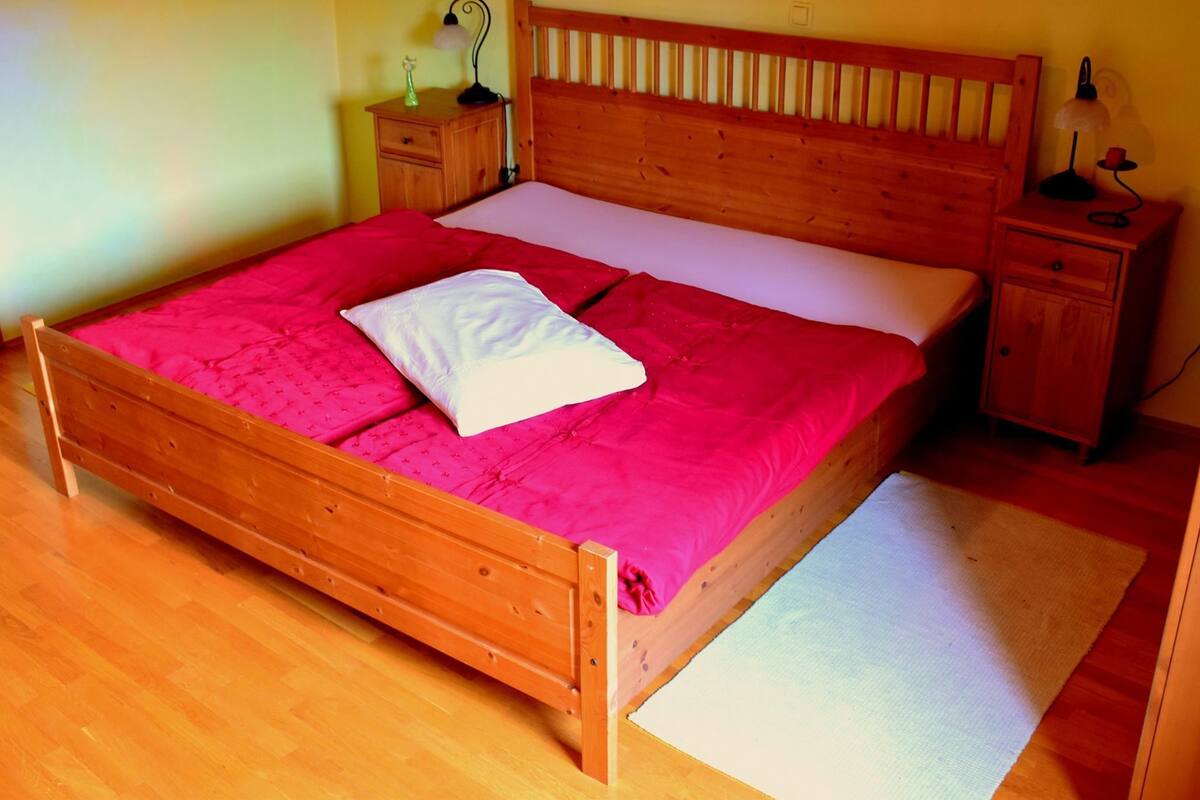 Doppelzimmer | Bügeleisen/Bügelbrett, Babybetten, kostenloses WLAN, Bettwäsche