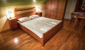 Doppelzimmer | Bügeleisen/Bügelbrett, Babybetten, kostenloses WLAN, Bettwäsche