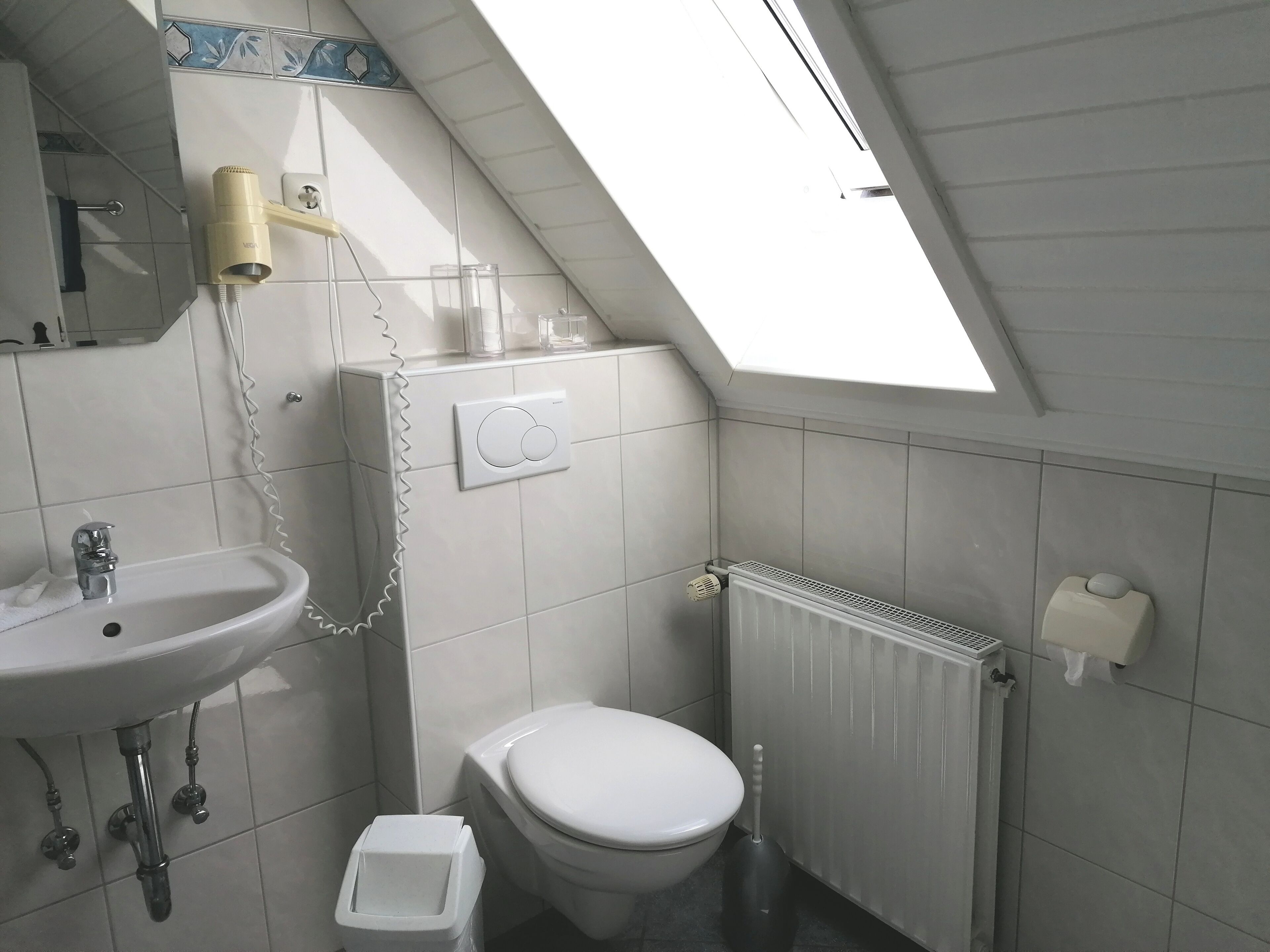 comfort double room, ocean view | bathroom | shower, free toiletries, hair dryer, towels