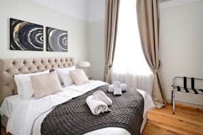 Deluxe Apartment, 3 Bedrooms, 2 Bathrooms | 3 bedrooms, premium bedding, in-room safe, individually decorated
