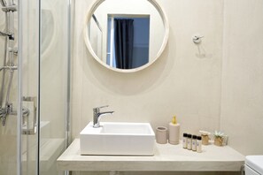 Appartement Deluxe, 3 chambres, 2 salles de bains | Lavabo de la salle de bain