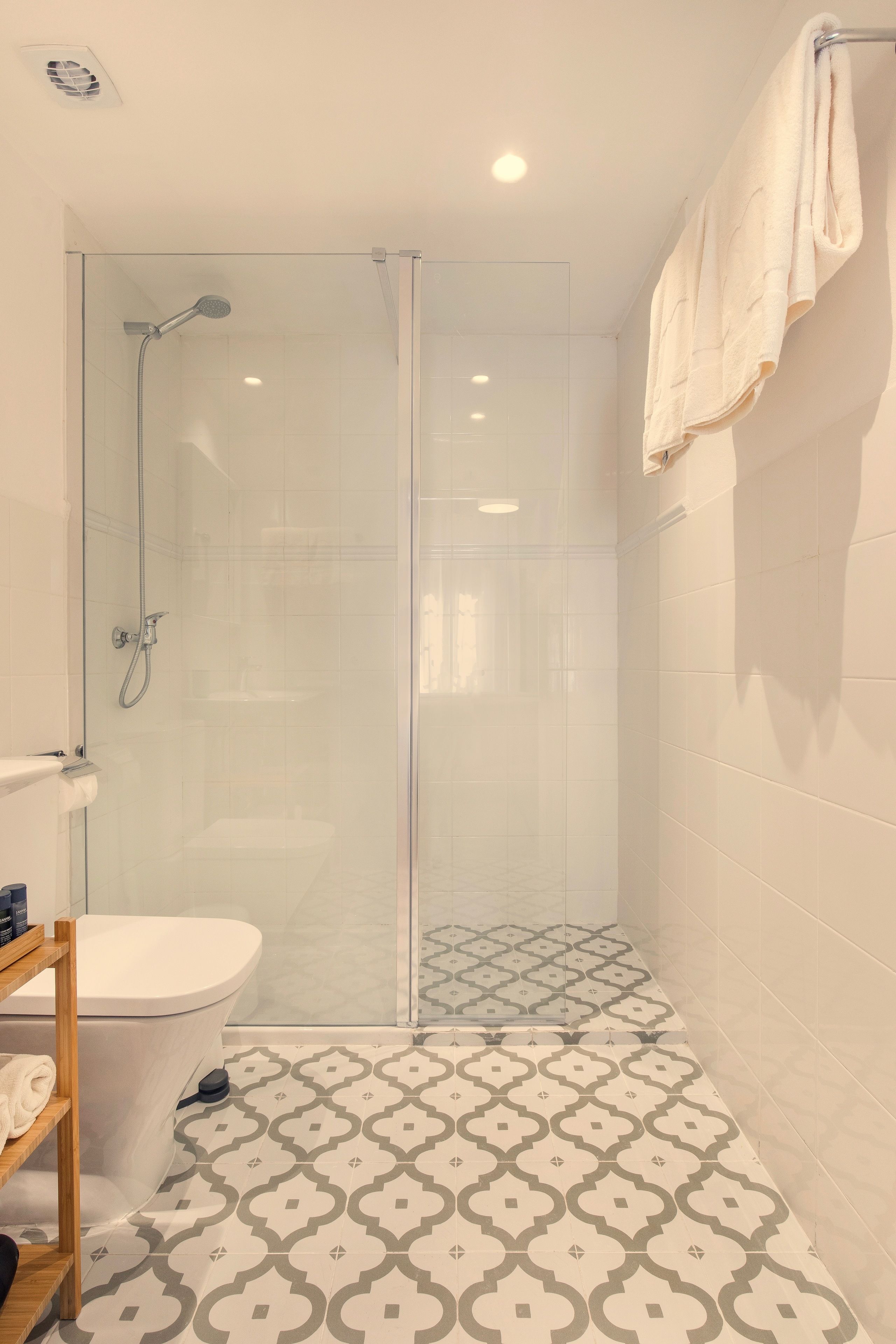 double room, 2 single beds | bathroom | shower, free toiletries, hair dryer, towels