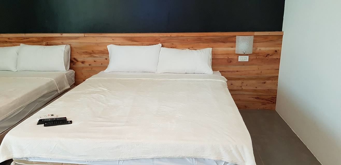 family single room, multiple beds | 1 bedroom, desk, laptop workspace, bed sheets