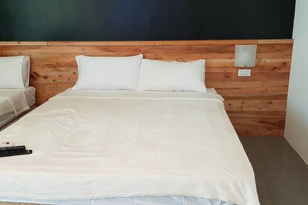 family single room, multiple beds | 1 bedroom, desk, laptop workspace, bed sheets