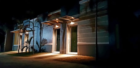 Family Single Room, Multiple Beds | Property grounds