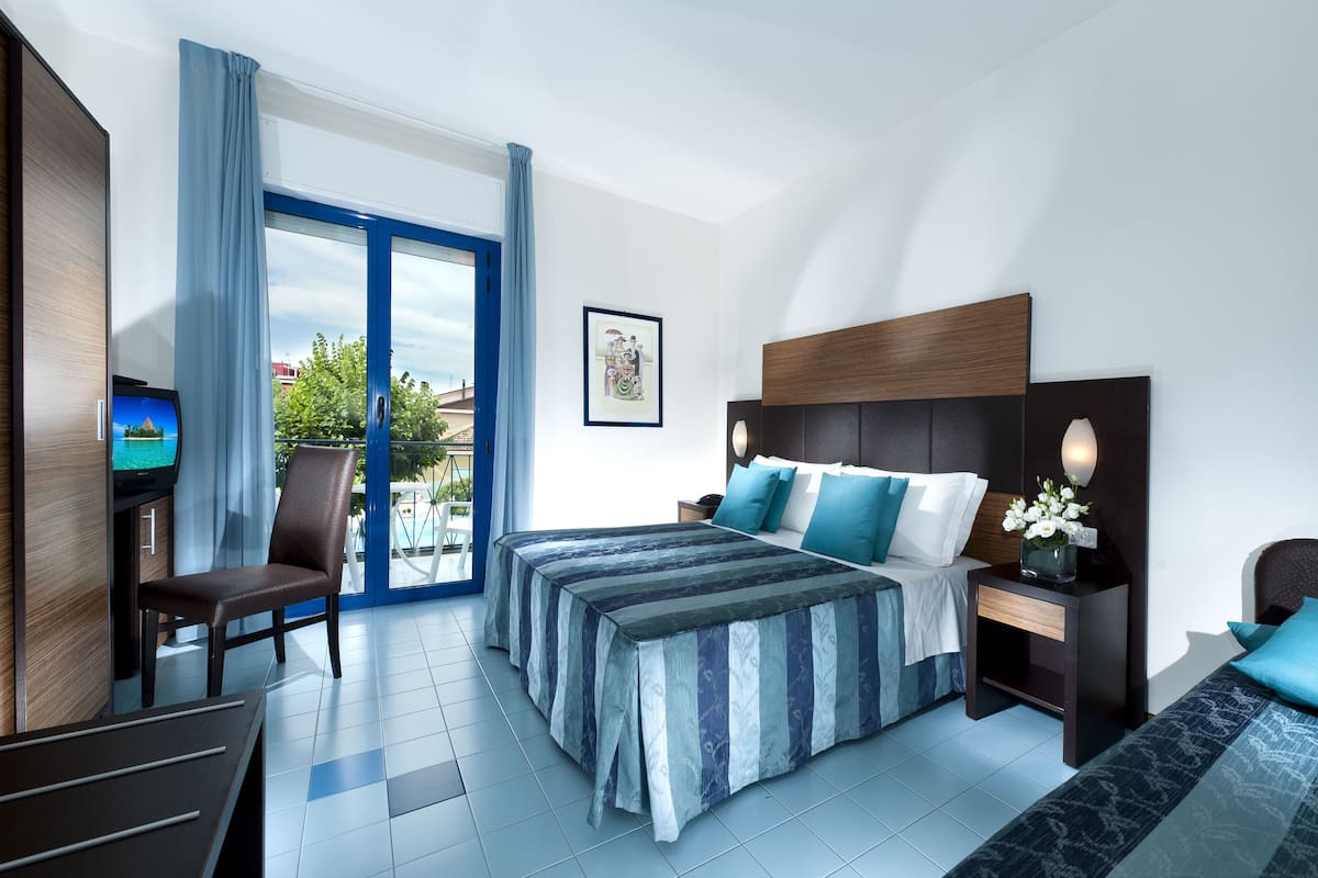 In-room safe, desk, blackout curtains, free WiFi