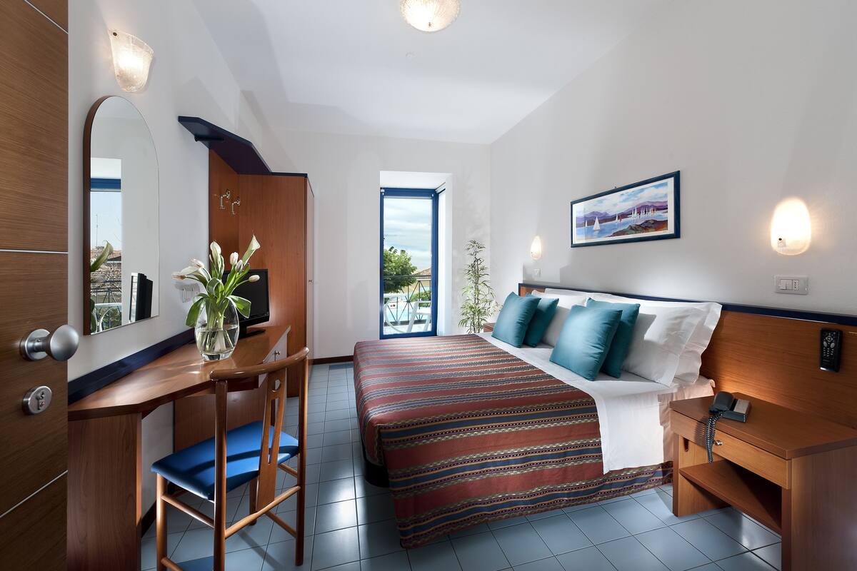 In-room safe, desk, blackout curtains, free WiFi