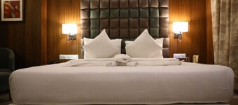 Neel's City Resort