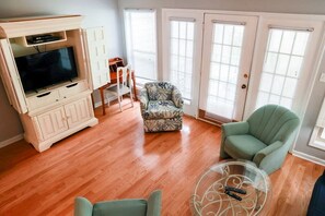 Een televisie en een dvd-speler