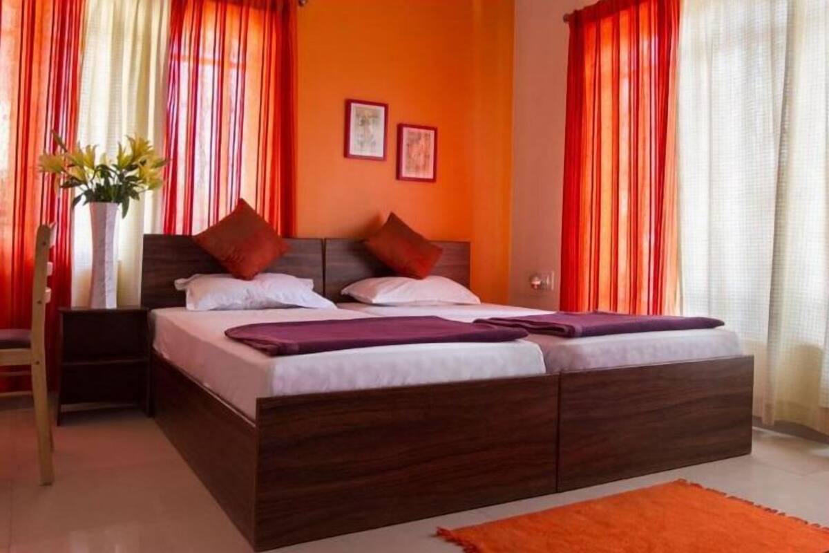 Rollaway beds, free WiFi, bed sheets