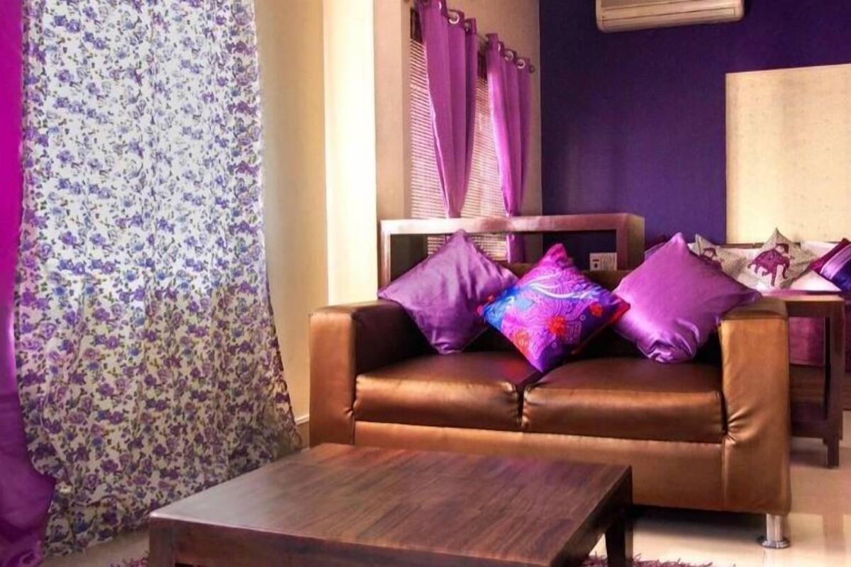 Rollaway beds, free WiFi, bed sheets