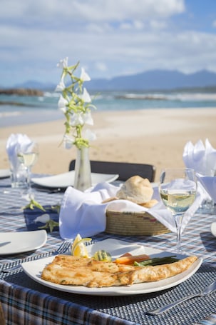 Breakfast, lunch and dinner served . Manafiafy Beach & Rainforest Lodge