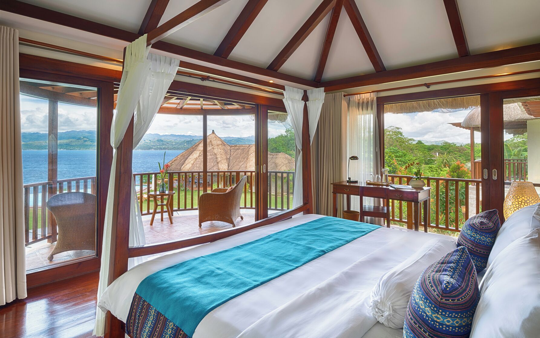 7 Schlafzimmer, Zimmersafe, Schreibtisch, Bügeleisen/Bügelbrett