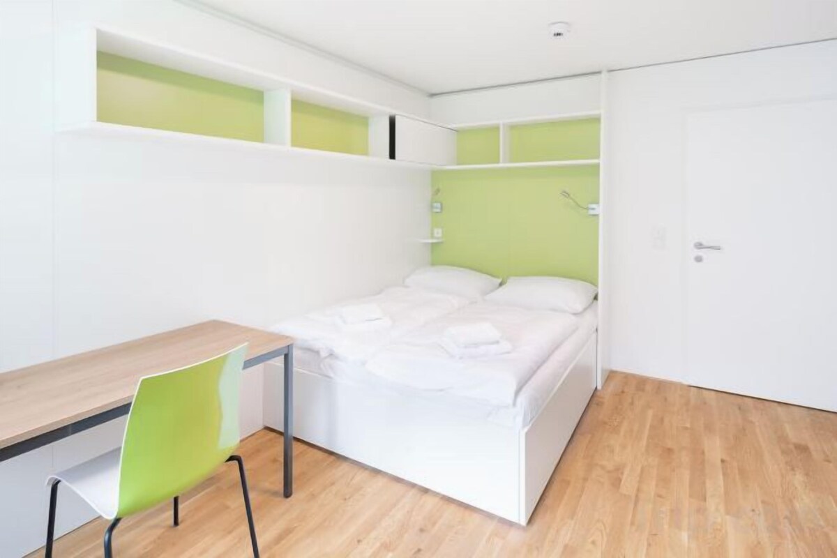 Blackout drapes, WiFi (free), bed sheets