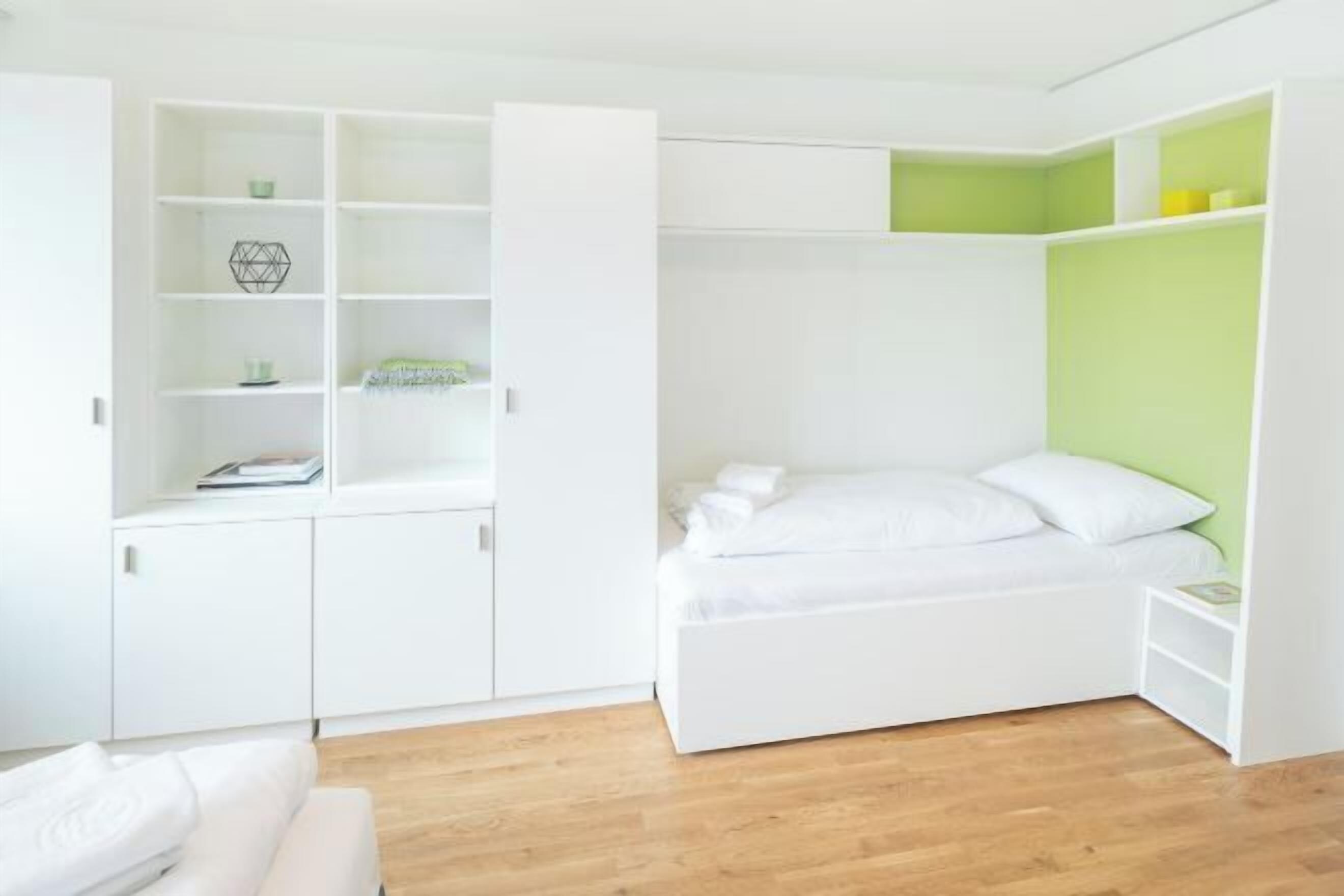 Verdunkelungsvorhänge, kostenloses WLAN, Bettwäsche