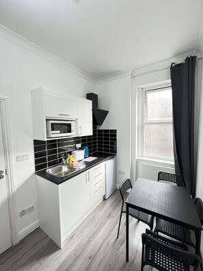 Quadruple Room, Private Bathroom (3) | Shared kitchen