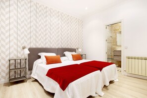 2 chambres, fer et planche à repasser, Wi-Fi, draps fournis