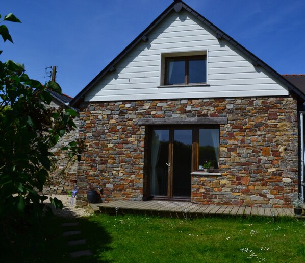 ด้านหน้าที่พัก