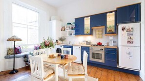 Apartment, 1 Bedroom, Non Smoking | Private kitchen | Full-size fridge, oven, stovetop, dishwasher