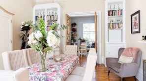 Apartment, 1 Bedroom, Non Smoking | In-room dining