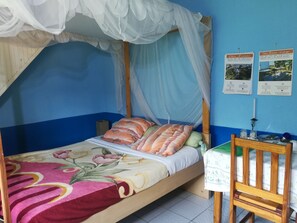 Classic Room, 1 Double Bed, Non Smoking | 11 bedrooms, desk, blackout curtains, soundproofing - Chez Jeanne Chambre d'Hôte (Antananarivo)