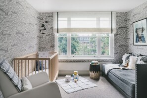 Appartement, 2 chambres, non-fumeurs | 2 chambres, bureau, fer et planche Ă repasser, Wi-Fi gratuit