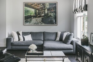 Leilighet, 2 soverom, ikke-røyk | Oppholdsområde | Flatskjerm-TV