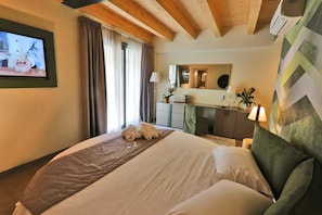 Apartment, 1 Schlafzimmer, Gartenblick | Minibar, Zimmersafe, Schreibtisch, Verdunkelungsvorhänge