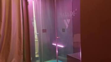 Sale per trattamenti di coppia, sauna, vasca idromassaggio, bagno turco