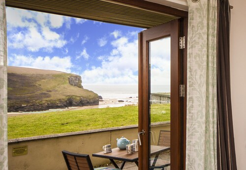 White Lodge Apartments