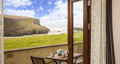 White Lodge Apartments