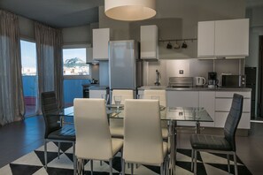 Loft, 2 Bedrooms | In-room dining