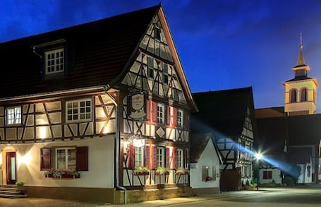 Exterior. Hotel Duwakschopp