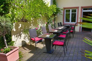 Terrace/patio - Wasem Weinhotel (Ingelheim am Rhein)