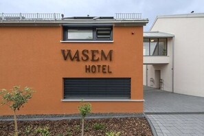 Front of property - Wasem Weinhotel (Ingelheim am Rhein)