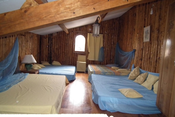 4 Schlafzimmer, BĂŒgeleisen/BĂŒgelbrett, WLAN