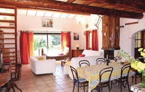 Dining - Homerez - Luxury Villa in Grillon with Private Pool (Grillon)